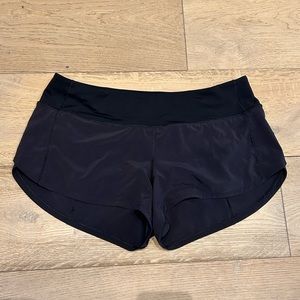 Lululemon Black Speed Up Shorts 2 inch inseam - Mid Rise - Size 8